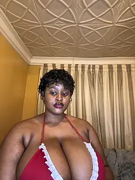 Snapshot of KnockoutBestie chatting on May 4, 7:17 pm KnockoutBestie online show from May 4, 7:17 pm