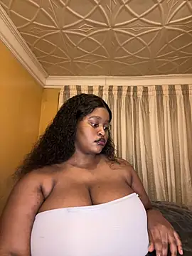 KnockoutBestie online show from April 18, 7:07 pm