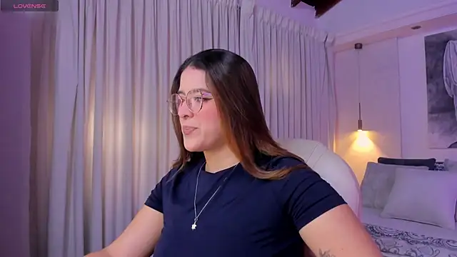 nathalie rivers online show from April 13, 11:36 am