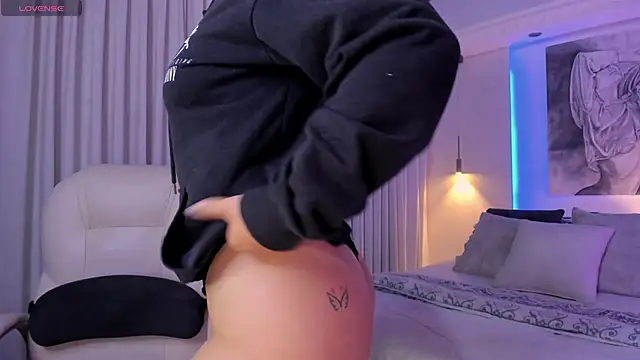 nathalie rivers online show from April 15, 11:27 am