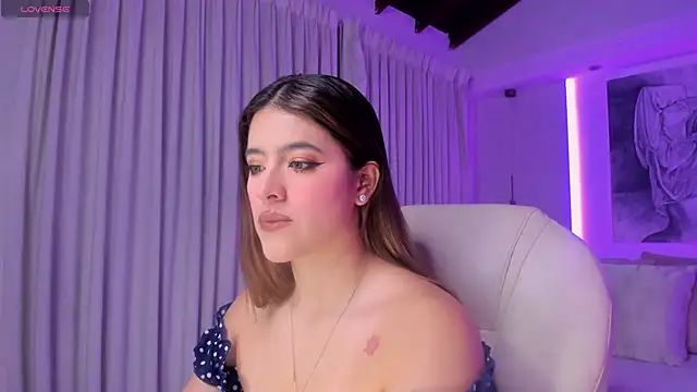 nathalie rivers online show from December 19, 11:01 am