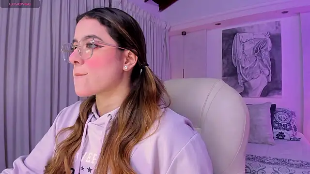 nathalie rivers online show from March 26, 11:19 am