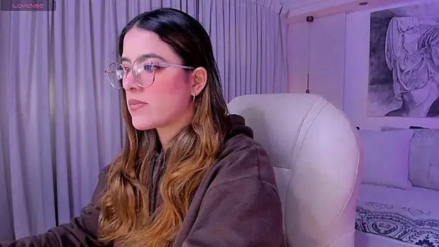 nathalie rivers online show from April 3, 11:16 am