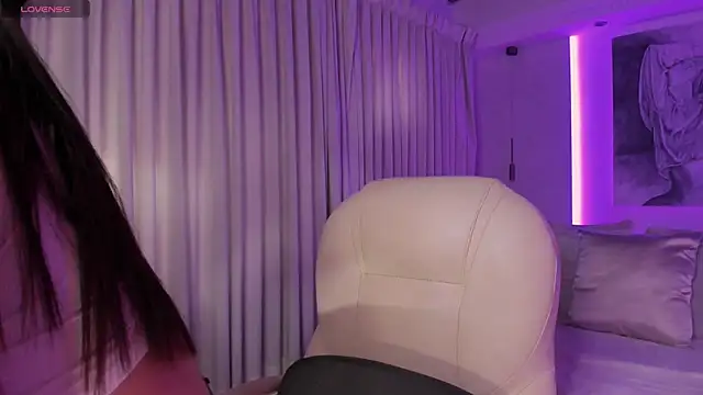 nathalie rivers online show from December 1, 11:22 am