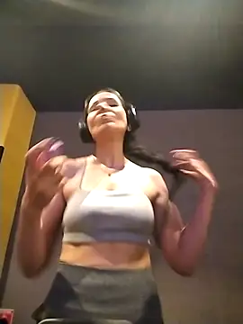 LissaThompsom online show from December 19, 12:07 pm