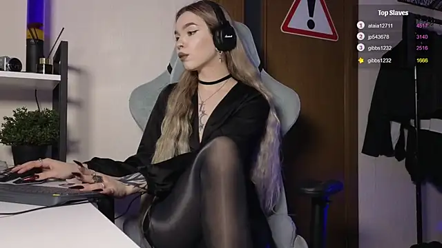 Snapshot of HavenRaee chatting on January 16, 10:23 pm HavenRaee online show from January 16, 10:23 pm