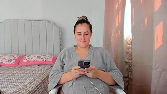 Hanna86 online show from November 26, 3:45 pm