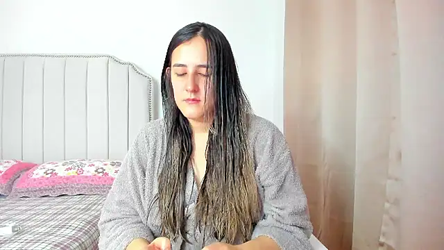 Hanna86 online show from January 8, 1:17 pm