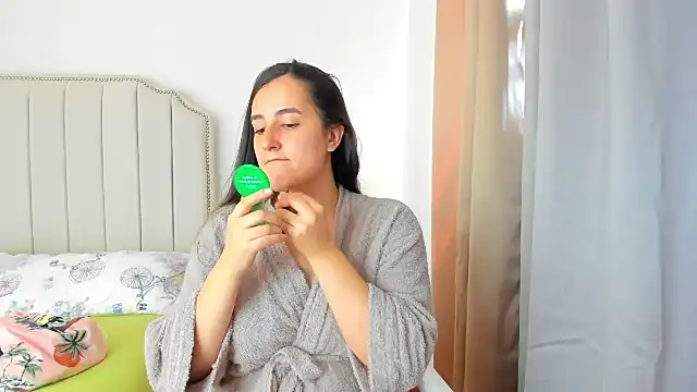 Hanna86 online show from March 28, 4:08 pm