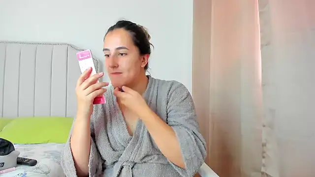 Hanna86 online show from October 27, 4:08 pm