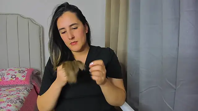 Hanna86 online show from April 9, 1:18 am