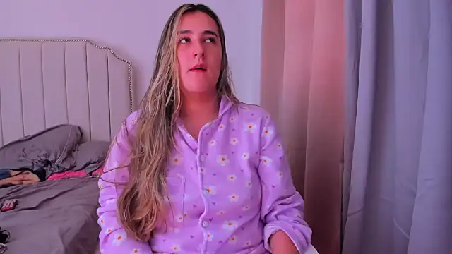 Hanna86 online show from April 19, 1:56 pm