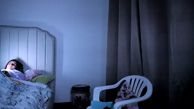 Hanna86 online show from October 31, 3:47 am