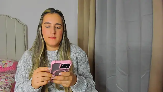 Hanna86 online show from April 15, 1:22 am