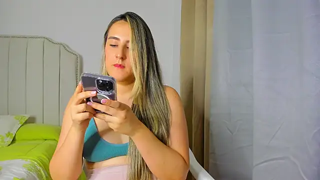 Hanna86 online show from May 12, 1:13 am