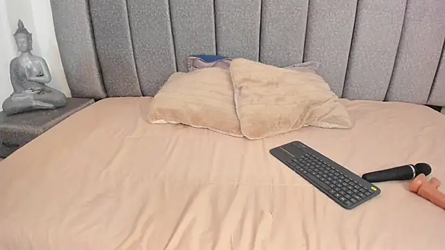 samantha stan online show from January 11, 12:34 pm