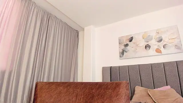 samantha stan online show from April 18, 12:18 pm