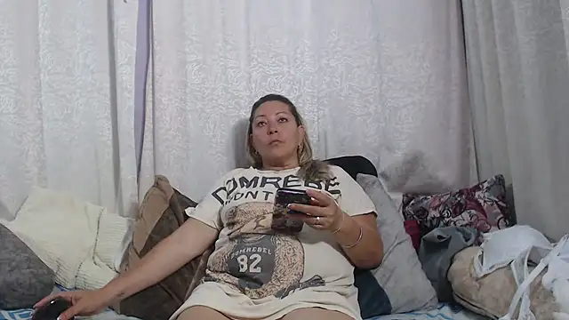 marie olsenhot online show from February 14, 4:41 pm