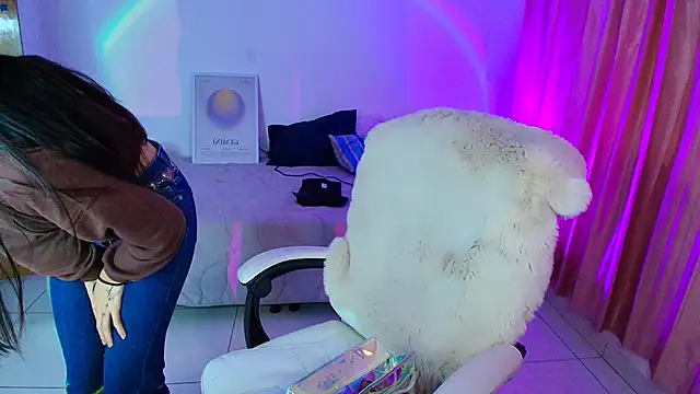 AmyOlimpo online show from February 25, 11:15 pm