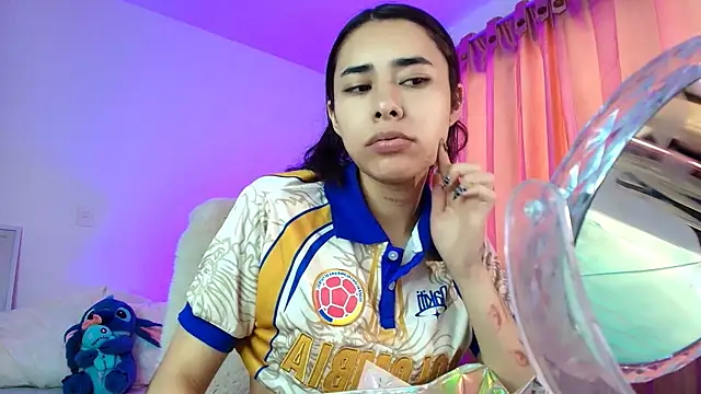 Snapshot of AmyOlimpo chatting on June 17, 8:19 pm AmyOlimpo online show from June 17, 8:19 pm