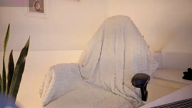 NebetColin online show from March 27, 7:59 pm