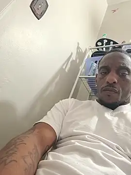 Snapshot of Annonymous607 chatting on December 3, 1:39 am Annonymous607 online show from December 3, 1:39 am