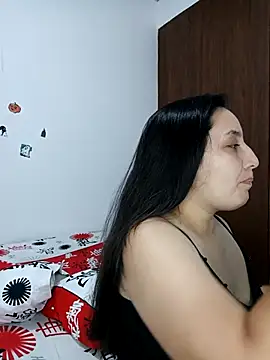 Snapshot of Angeelus2 chatting on November 30, 2:12 am Angeelus2 online show from November 30, 2:12 am