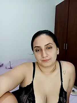 Snapshot of Angeelus2 chatting on October 10, 9:37 pm Angeelus2 online show from October 10, 9:37 pm
