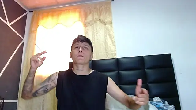 Snapshot of Tamarahryan chatting on February 8, 3:53 pm Tamarahryan online show from February 8, 3:53 pm