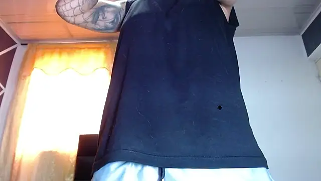 Snapshot of Tamarahryan chatting on February 7, 3:41 pm Tamarahryan online show from February 7, 3:41 pm