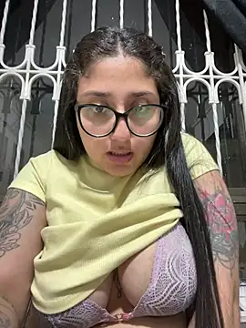 Snapshot of croftsmila chatting on March 27, 11:49 pm croftsmila online show from March 27, 11:49 pm