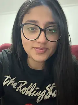 Snapshot of croftsmila chatting on March 16, 4:41 am croftsmila online show from March 16, 4:41 am