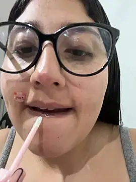 Snapshot of croftsmila chatting on December 3, 11:36 pm croftsmila online show from December 3, 11:36 pm