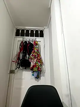 Snapshot of croftsmila chatting on October 23, 11:47 pm croftsmila online show from October 23, 11:47 pm