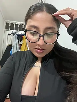 Snapshot of croftsmila chatting on April 28, 11:42 pm croftsmila online show from April 28, 11:42 pm