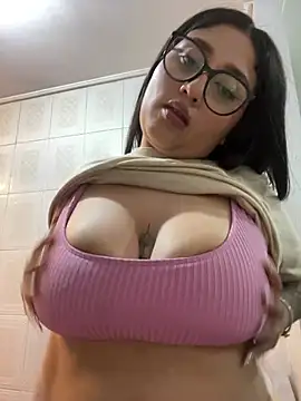 Snapshot of croftsmila chatting on May 1, 11:54 pm croftsmila online show from May 1, 11:54 pm