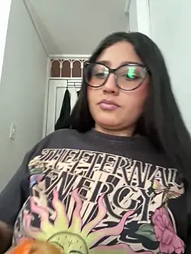 Snapshot of croftsmila chatting on November 17, 8:46 pm croftsmila online show from November 17, 8:46 pm