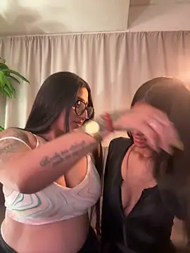 Snapshot of croftsmila chatting on November 9, 5:00 am croftsmila online show from November 9, 5:00 am