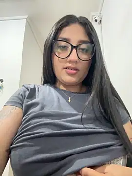 Snapshot of croftsmila chatting on November 19, 11:05 pm croftsmila online show from November 19, 11:05 pm