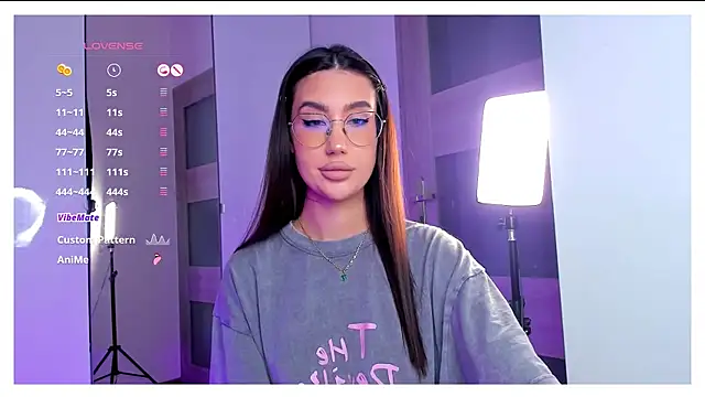 HannaHey online show from March 31, 2:19 pm