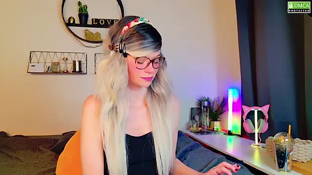 Kittychatte online show from March 2, 7:54 am