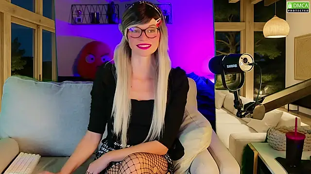 Kittychatte online show from October 2, 8:01 pm