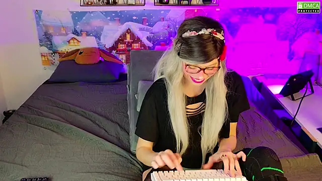 Kittychatte online show from January 13, 9:19 pm