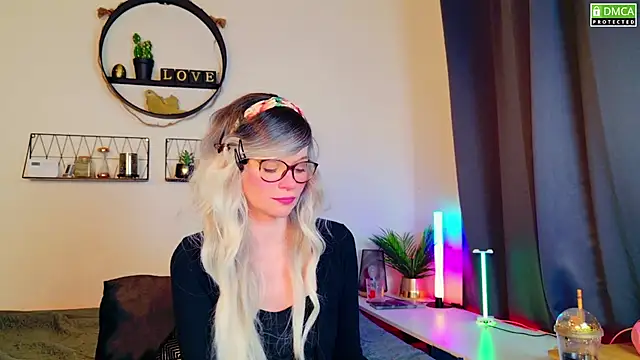 Kittychatte online show from March 1, 7:30 am