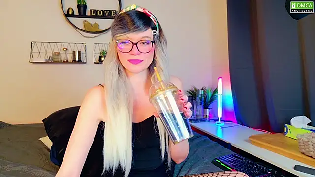 Kittychatte online show from March 17, 9:02 pm