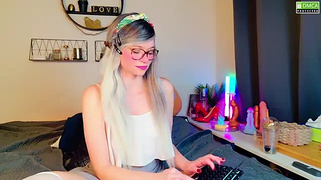 Kittychatte online show from March 13, 8:54 pm