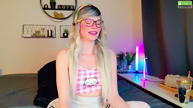 Kittychatte online show from March 18, 8:16 pm