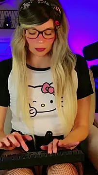 Kittychatte online show from June 9, 8:32 pm