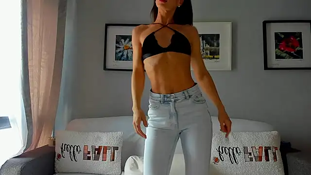 bellahot77 online show from September 18, 9:01 am