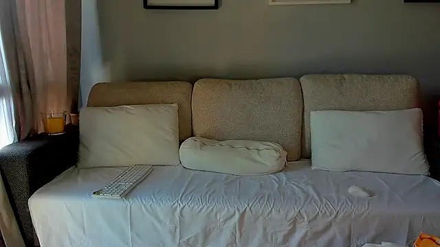 bellahot77 online show from September 20, 9:36 am